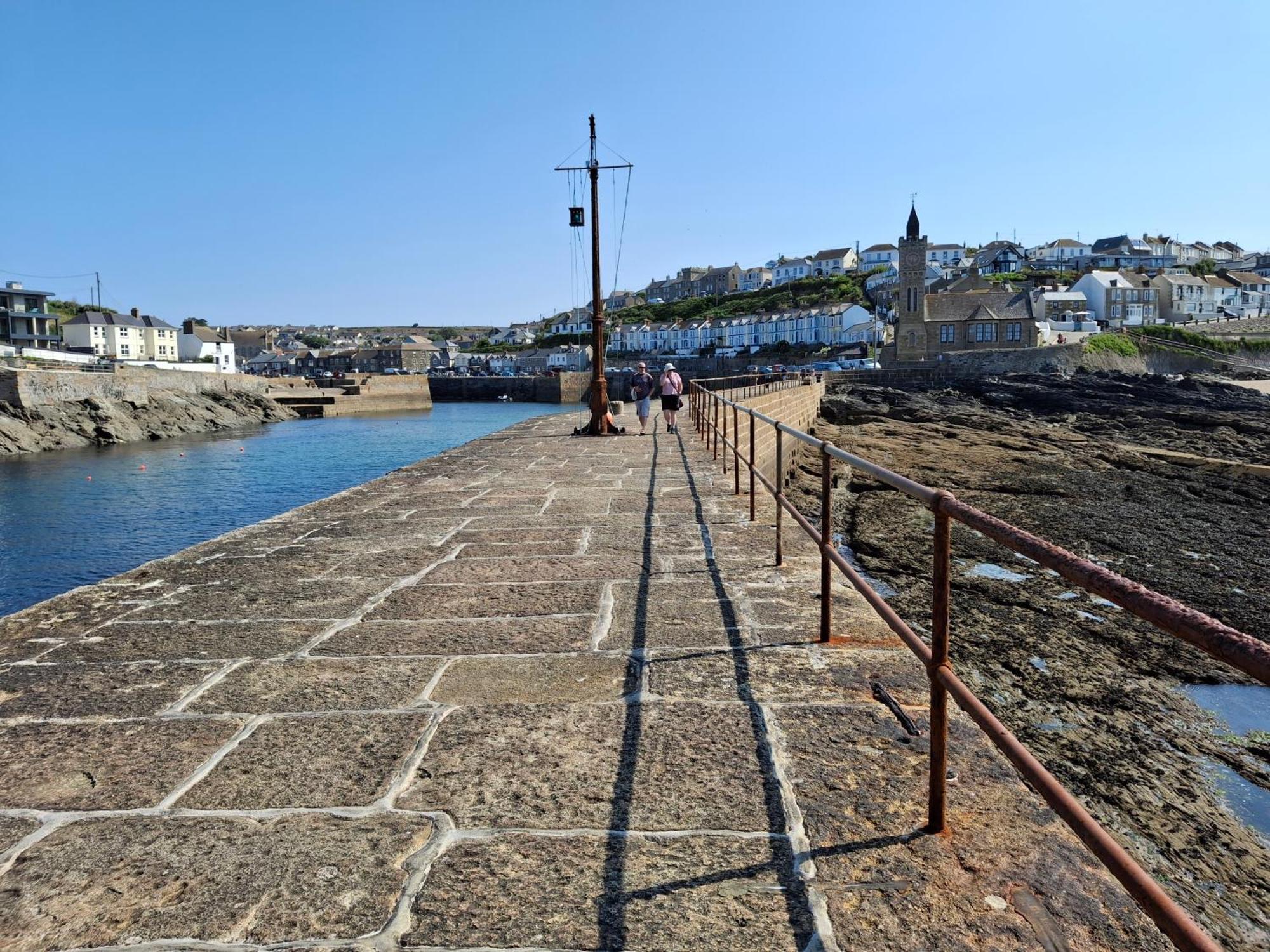 Loe Bar Apartment